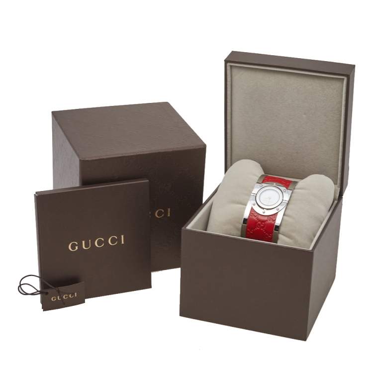 Pre Owned Gucci White Stainless Steel Leather Twirl YA112435 Women's Wristwatch 23 mm
