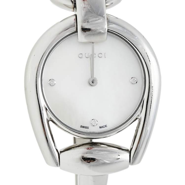 Pre Owned Gucci Mother Of Pearl Stainless Steel Horsebit 139.5 Women's Wristwatch 28 mm