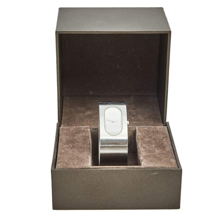 Pre Owned Gucci Silver Stainless Steel Vintage 2400L Women's Wristwatch 22 mm