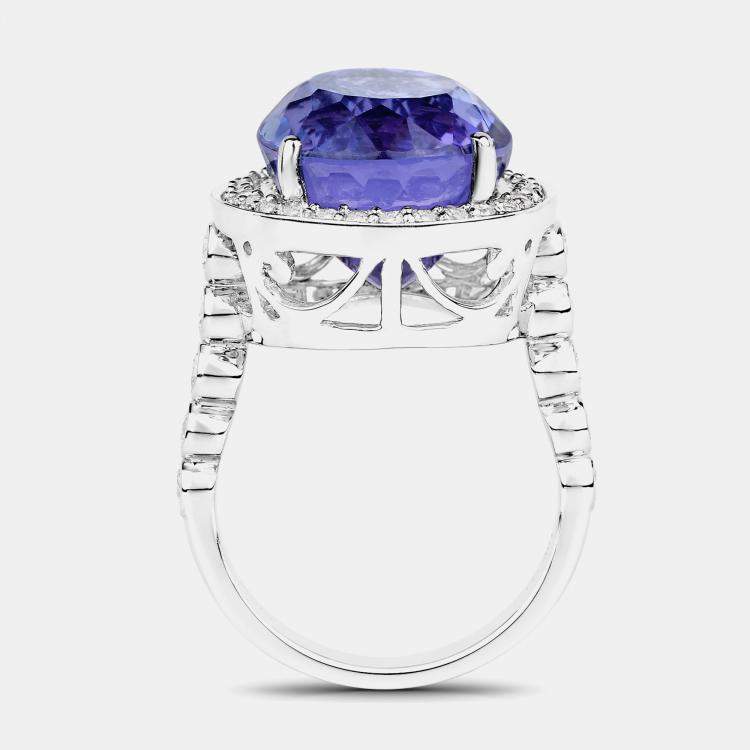 مملوكة مسبقًا 17.60 cts Tanzanite and Diamond 18K White Gold Halo Ring US Size 8