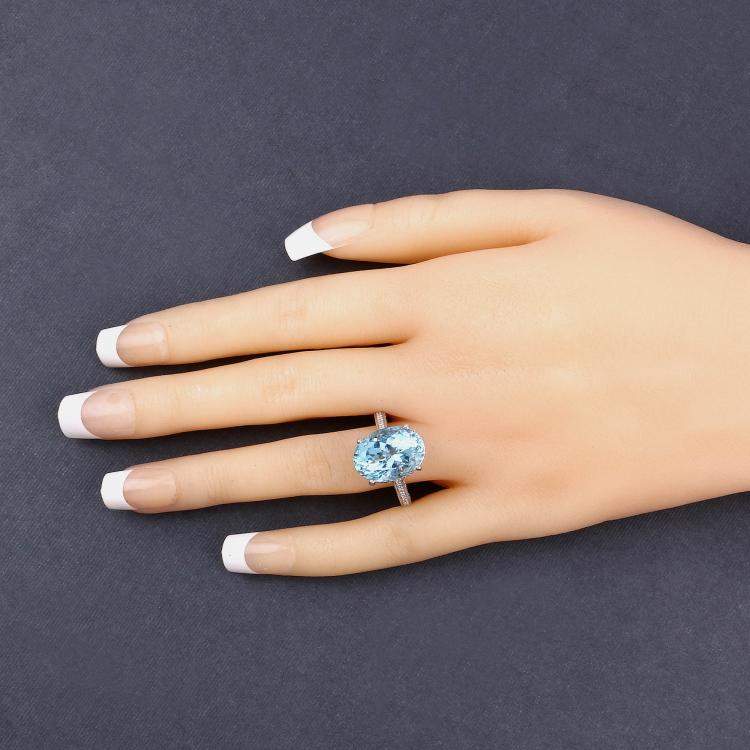 مملوكة مسبقًا 8.48 cts Aquamarine and Diamond 14K White Gold Bridge Ring US Size 7