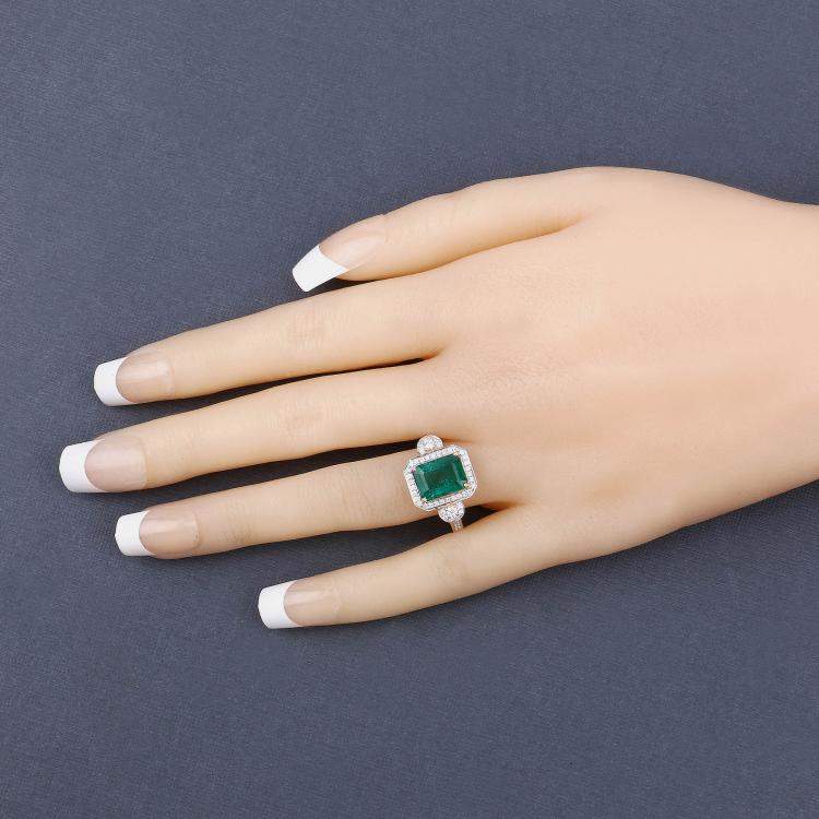 Pre Owned 2.56 cts Zambian Emerald and Diamond 14K Yellow Gold Statement Ring US Size 7