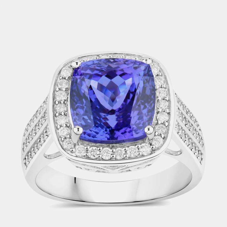 مملوكة مسبقًا 5.11 cts Tanzanite and Diamond 14K White Gold Halo Ring US Size 7