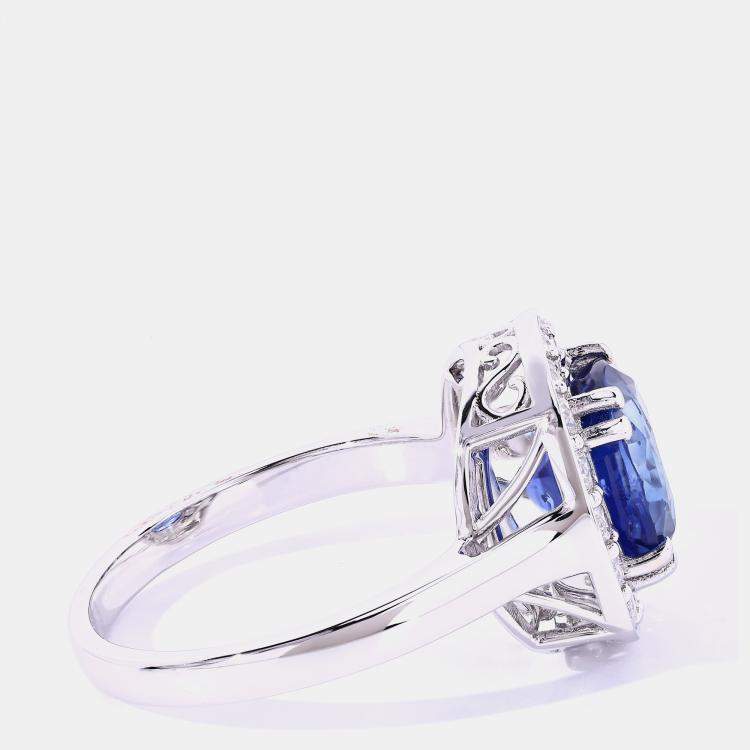 مملوكة مسبقًا 3.35 cts Ceylon Blue Sapphire and Diamond 18K White Gold Halo Ring US Size 7