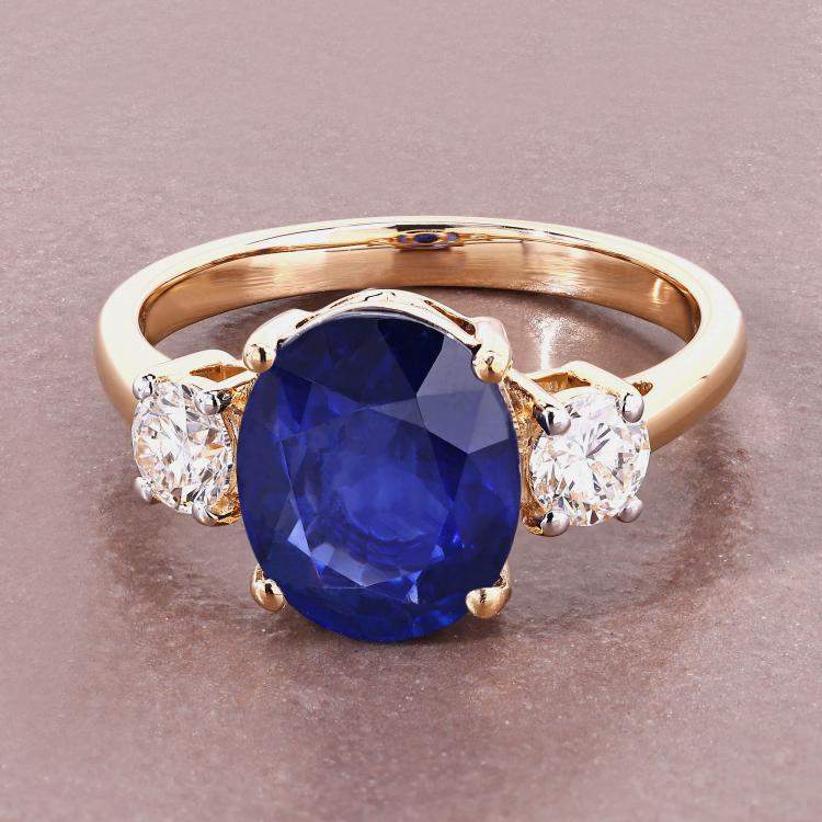 Pre Owned 3.64 cts Ceylon Blue Sapphire and Diamond 18K Yellow Gold 3 Stone Ring US Size 7