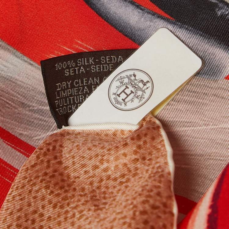 Pre Owned Hermes Orange Silk Projets Carres scarf 