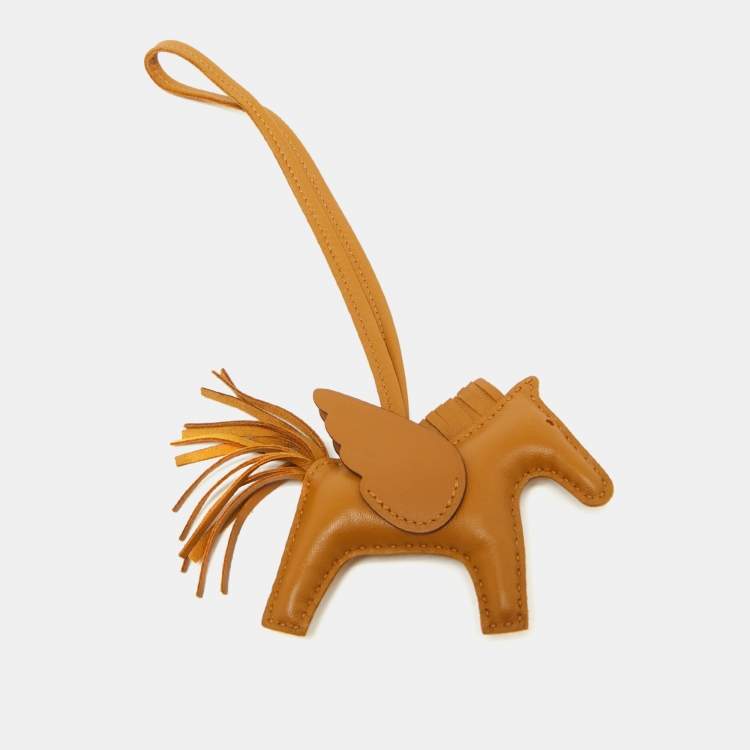 Pre Owned Hermès Sesame Milo Leather GriGri Rodeo Pegase Bag Charm PM