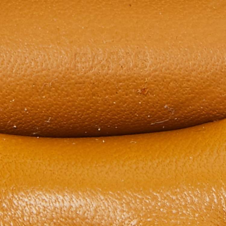 Pre Owned Hermès Sesame Milo Leather GriGri Rodeo Pegase Bag Charm PM