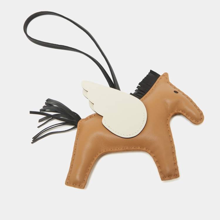 Pre Owned Hermès Chai/Nata/Noir Milo Leather GriGri Rodeo Pegase Bag Charm MM