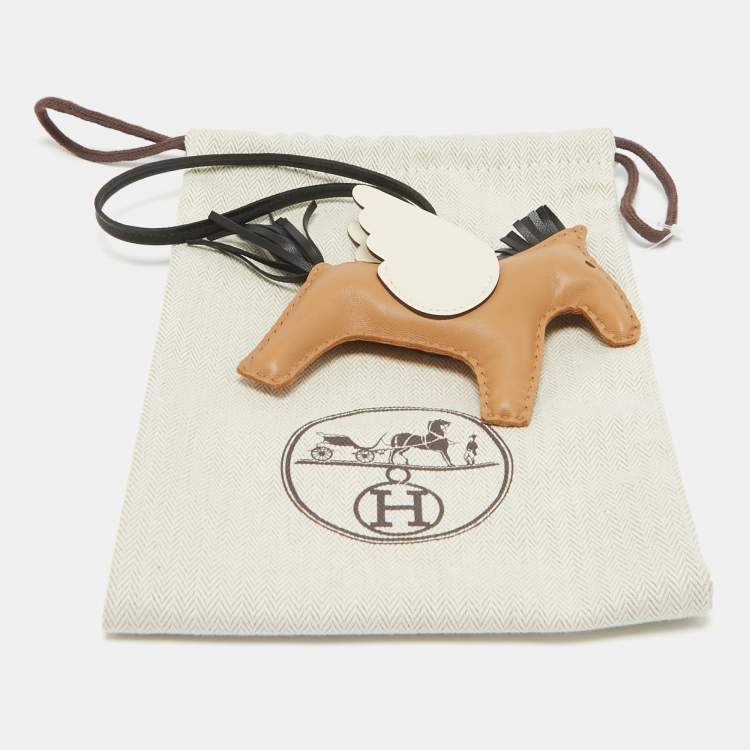 Pre Owned Hermès Chai/Nata/Noir Milo Leather GriGri Rodeo Pegase Bag Charm MM
