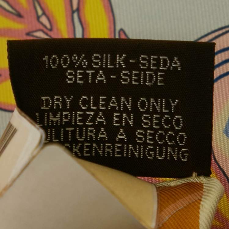مملوكة مسبقًا Hermès Multicolor Printed Silk Bagage a Main Scarf