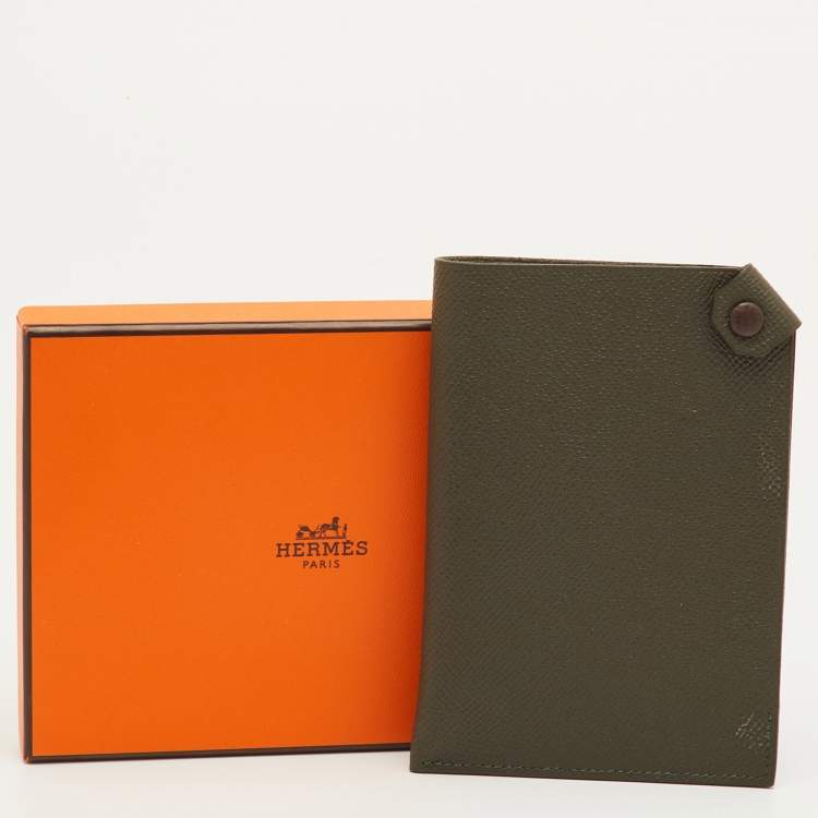 Pre Owned Hermès Tarmac Vert Maquis Epsom Leather Passport Holder