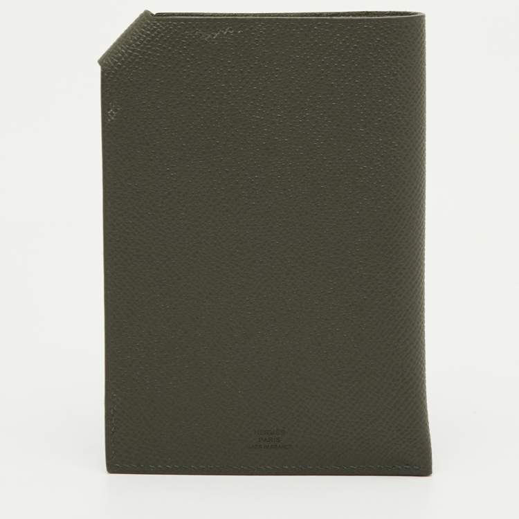 Pre Owned Hermès Tarmac Vert Maquis Epsom Leather Passport Holder