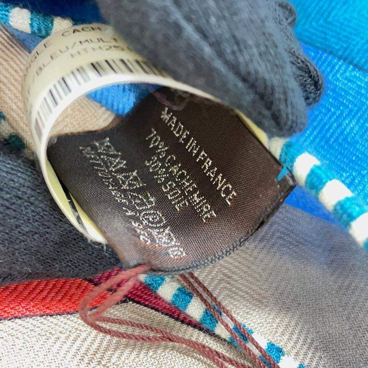 مملوكة مسبقًا Hermes Carre Triangle "Clic" Rose Vif / Blue / Multicolorh361662S 06 Cashmere70% Silk30%