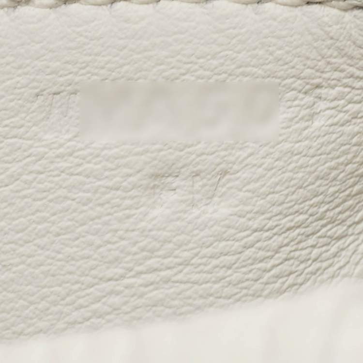 Pre Owned Hermès Blanc Taurillon Clemence Leather Gold Finish Mini Lindy Bag
