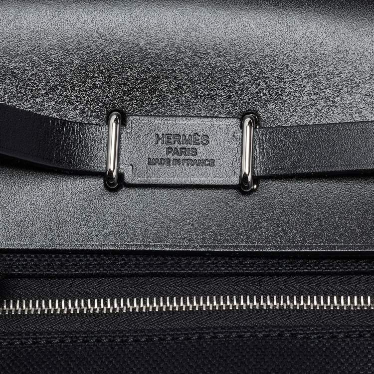 Pre Owned Hermes Herbag Zip 20 Noir Militaire Toile and Vache Hunter Shoulder Bag