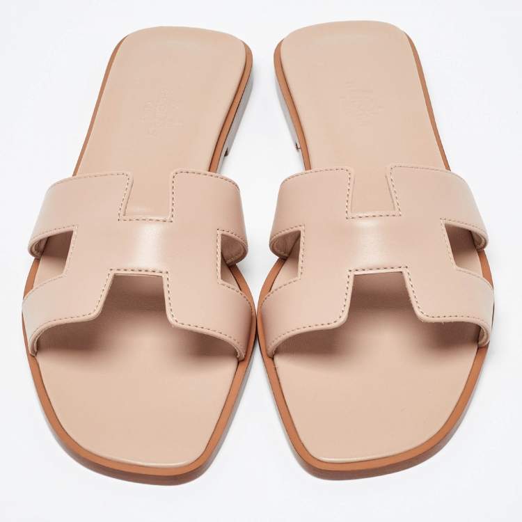 Pre Owned Hermès Beige Leather Oran Flat Slides Size 38.5