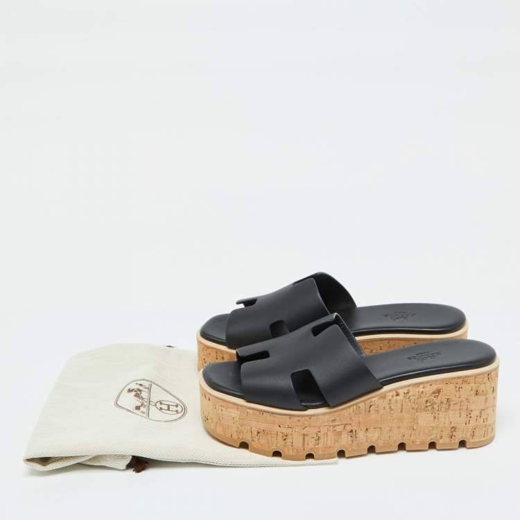 Pre Owned Hermes Black Leather Eze 30 Sandals Size 39