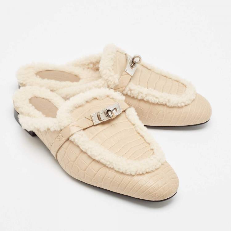 Pre Owned Hermes Beige Alligator Mississippiensis and Shearling Oz Flat Mules Size 38