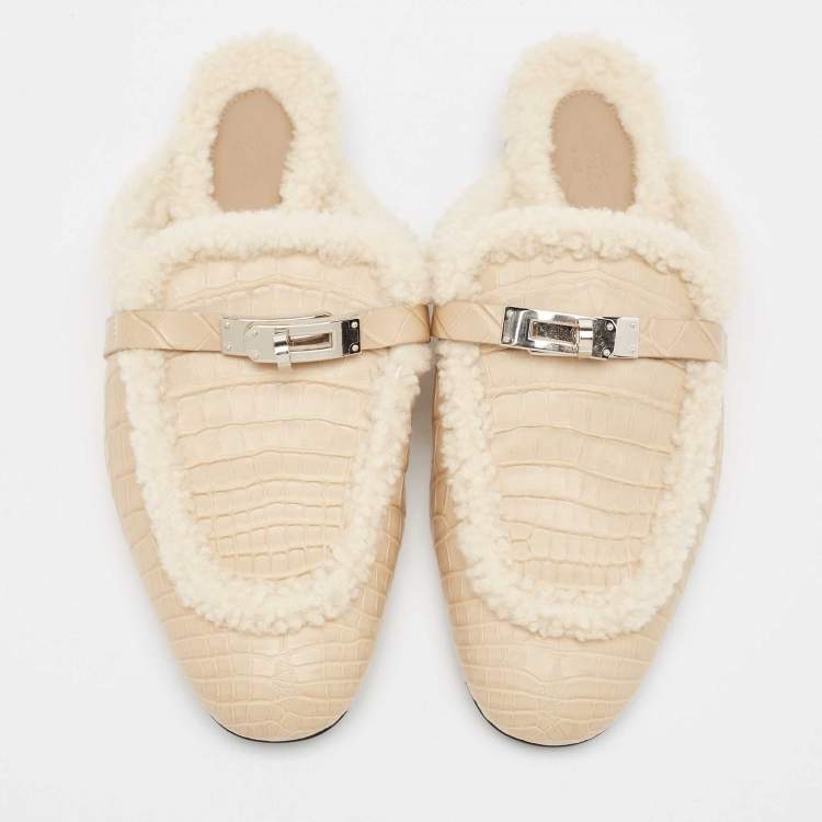 Pre Owned Hermes Beige Alligator Mississippiensis and Shearling Oz Flat Mules Size 38