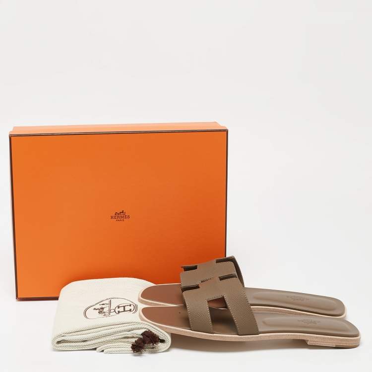 مملوكة مسبقًا Hermes Brown Leather Oran Flat Slides Size 41