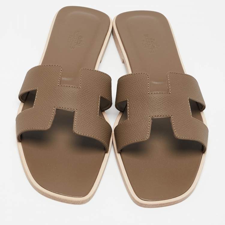 مملوكة مسبقًا Hermes Brown Leather Oran Flat Slides Size 41