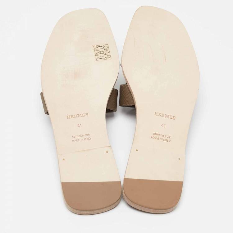 مملوكة مسبقًا Hermes Brown Leather Oran Flat Slides Size 41