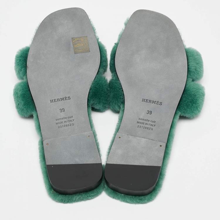 Pre Owned Hermès Green Shearling Fur Oran Flat Slides Size 39