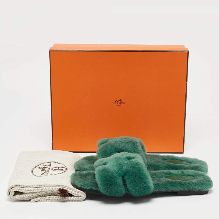 Pre Owned Hermès Green Shearling Fur Oran Flat Slides Size 39
