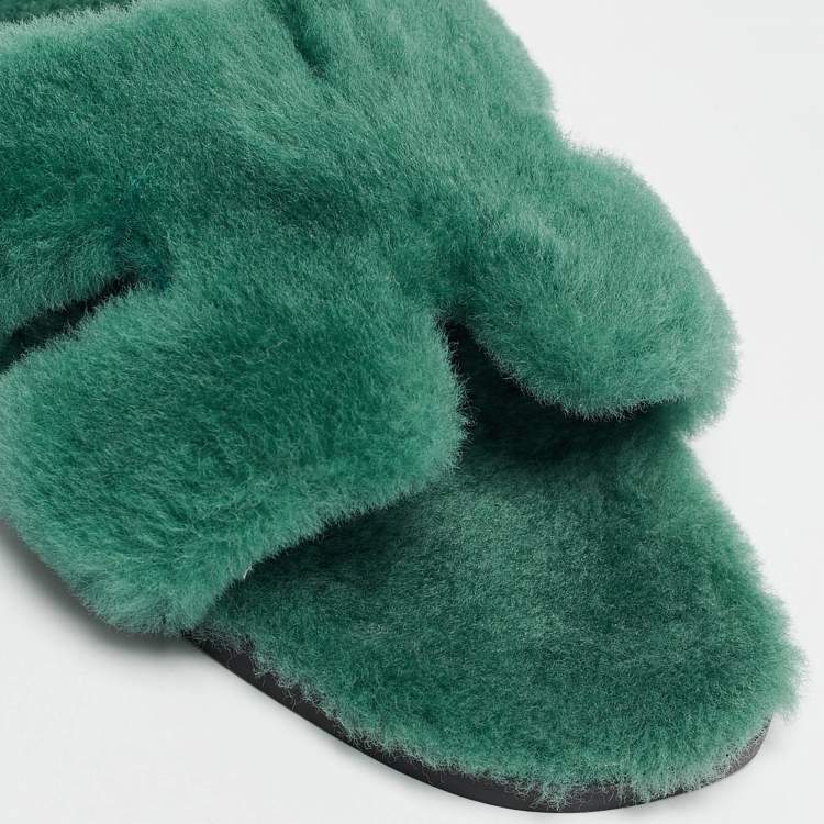 Pre Owned Hermès Green Shearling Fur Oran Flat Slides Size 39