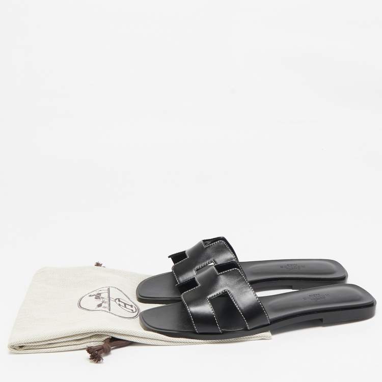 مملوكة مسبقًا Hermes Black Leather Oran Flat Slide Sandals Size 38