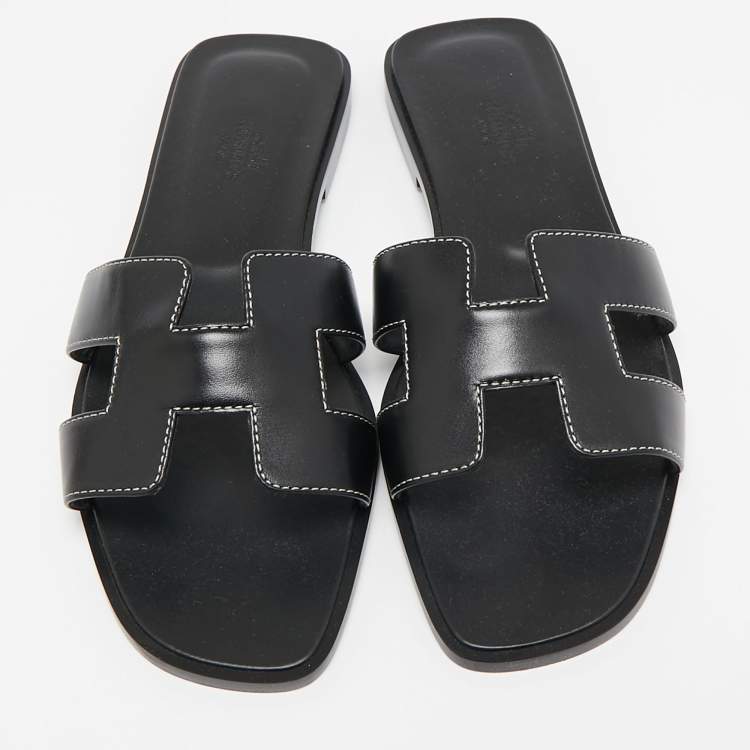 مملوكة مسبقًا Hermes Black Leather Oran Flat Slide Sandals Size 38