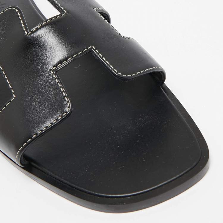 مملوكة مسبقًا Hermes Black Leather Oran Flat Slide Sandals Size 38