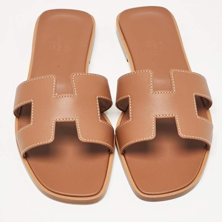 Pre Owned Hermès Brown Leather Oran Flat Slides Size 36