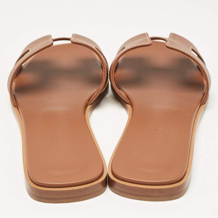 Pre Owned Hermès Brown Leather Oran Flat Slides Size 36