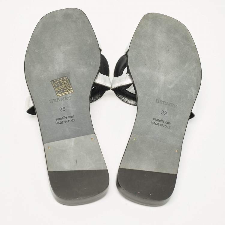 Pre Owned Hermes Silver Leather Omaha Flat Slides Size 39
