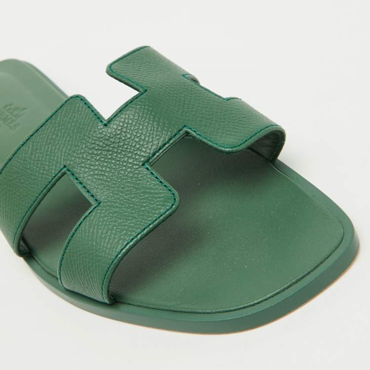Pre Owned Hermes Green Leather Oran Flat Sandals Size 38