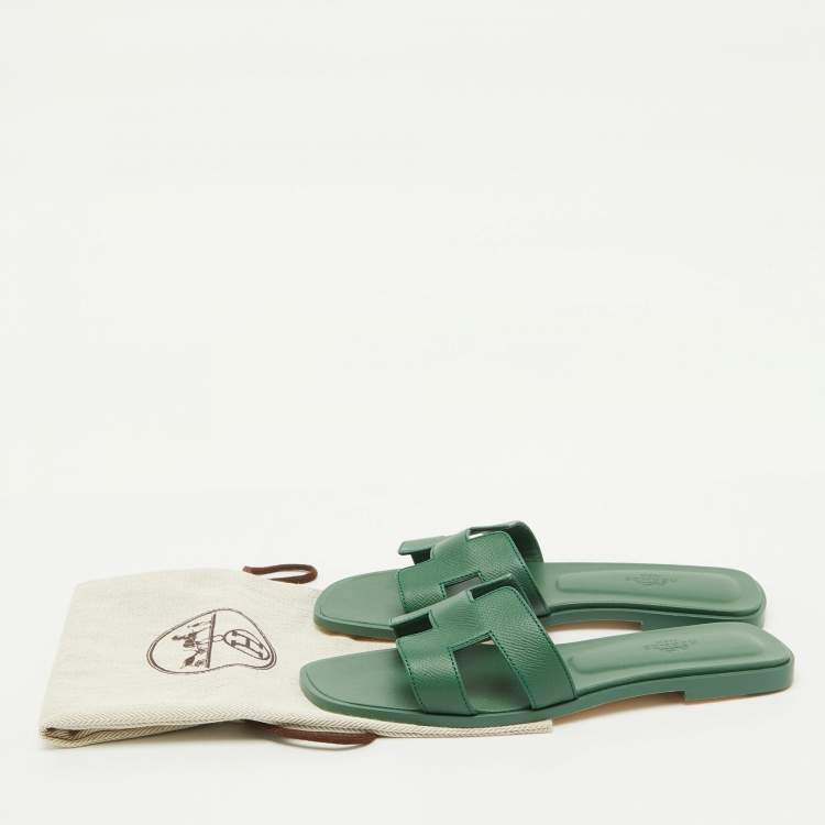 Pre Owned Hermes Green Leather Oran Flat Sandals Size 38