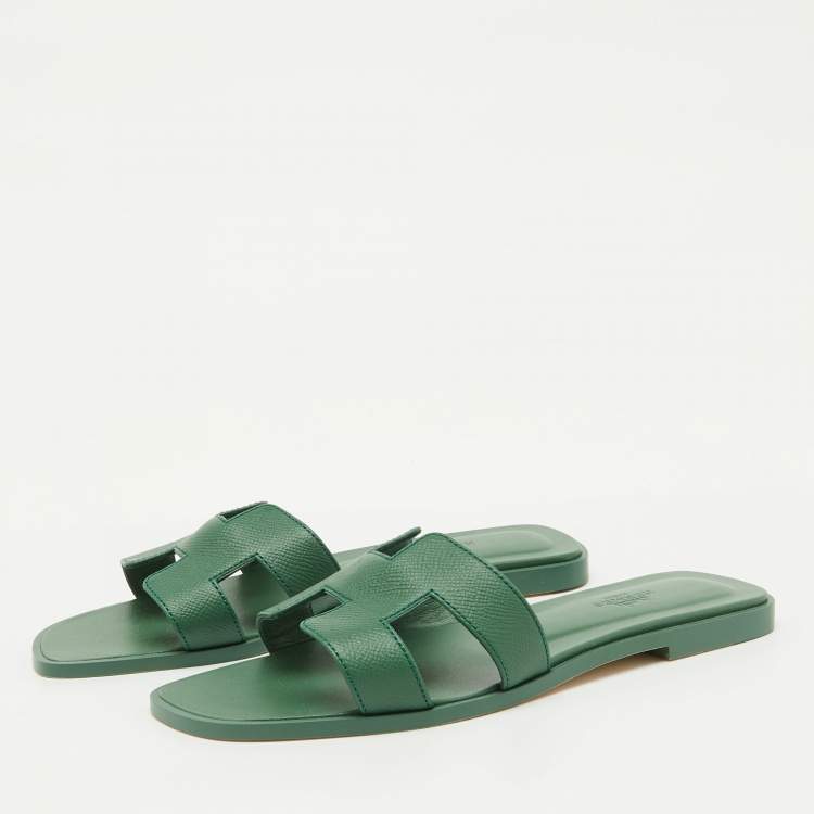 Pre Owned Hermes Green Leather Oran Flat Sandals Size 38