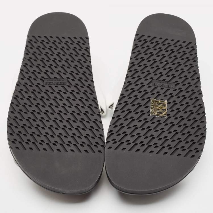 مملوكة مسبقًا Hermes White Leather Chypre Flat Sandals Size 40.5