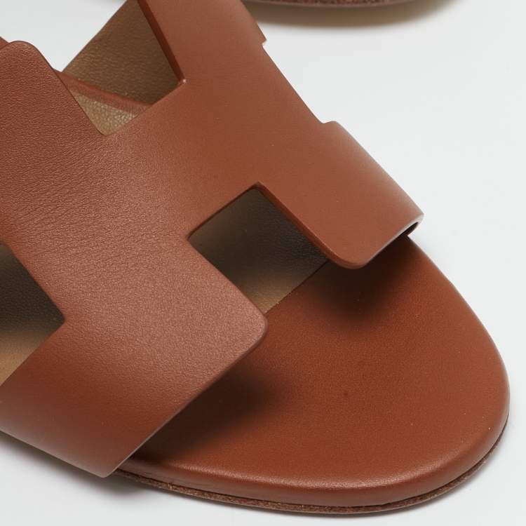 مملوكة مسبقًا Hermes Brown Leather Legend Wedge Sandals Size 39