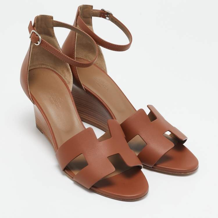 مملوكة مسبقًا Hermes Brown Leather Legend Wedge Sandals Size 39
