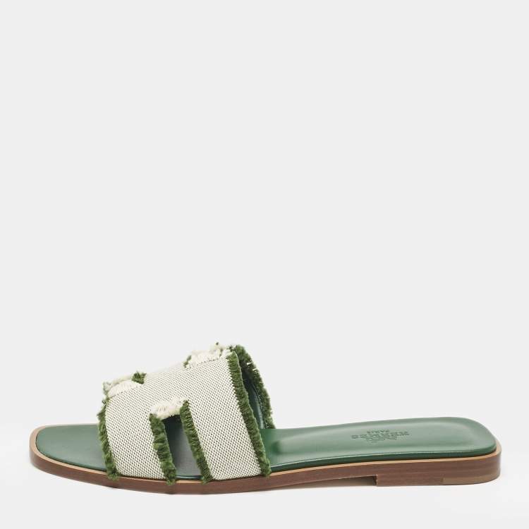 Pre Owned Hermes Beige/Green Fringe Canvas Oran Flat Slide Sandals Size 37
