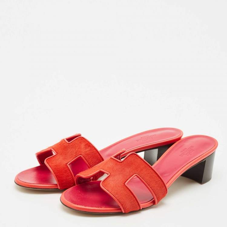 مملوكة مسبقًا Hermes Red Calf Hair and Leather Oasis Slide Sandals Size 39