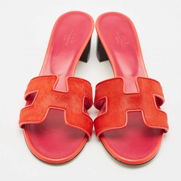 مملوكة مسبقًا Hermes Red Calf Hair and Leather Oasis Slide Sandals Size 39