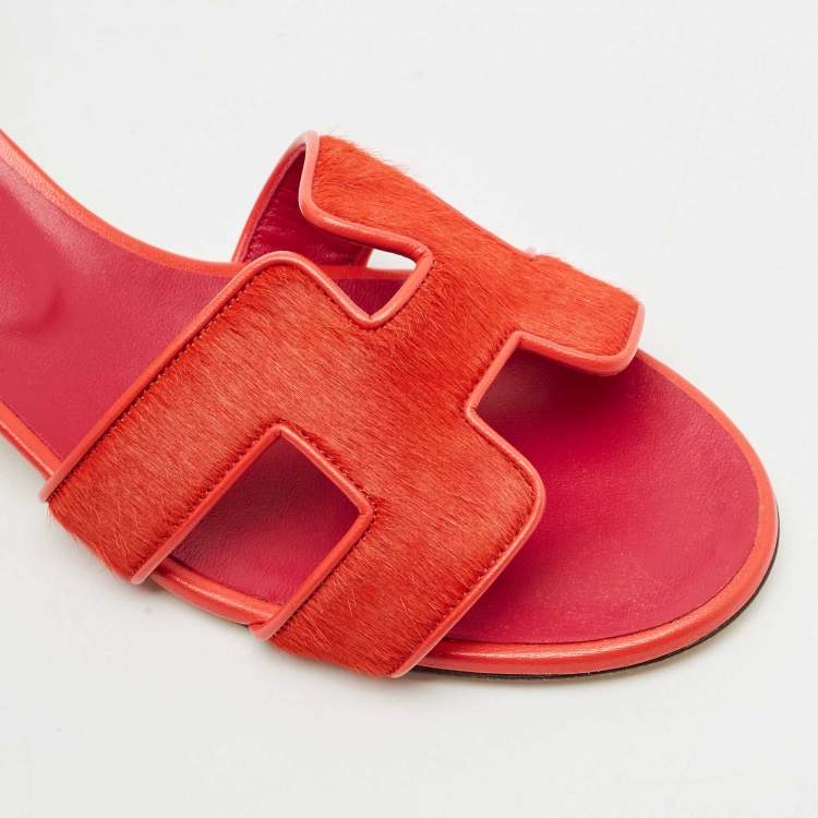 مملوكة مسبقًا Hermes Red Calf Hair and Leather Oasis Slide Sandals Size 39