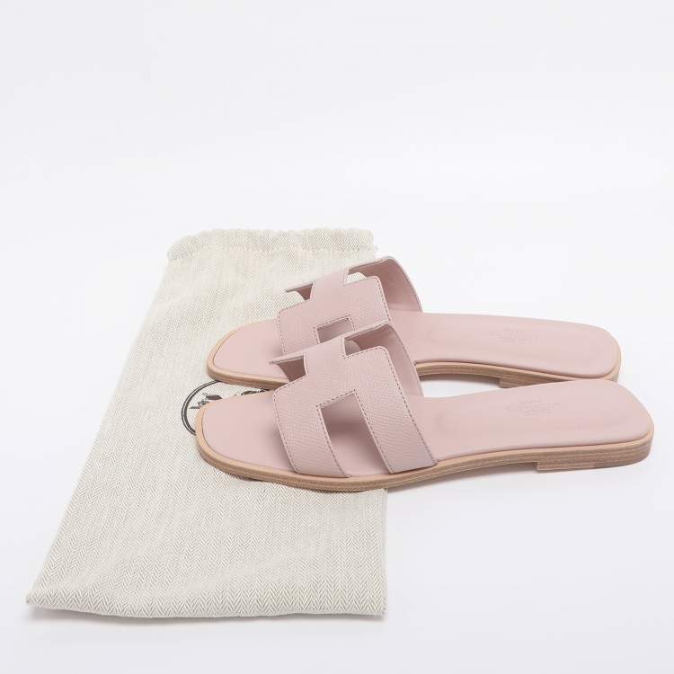 مملوكة مسبقًا Hermès Pink Leather Oran Flats Slides Size 38