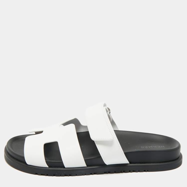 Pre Owned Hermès White Leather Chypre Flat Sandals Size 39.5