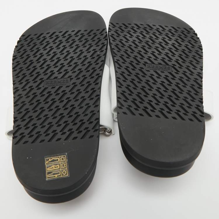 Pre Owned Hermès White Leather Chypre Flat Sandals Size 39.5