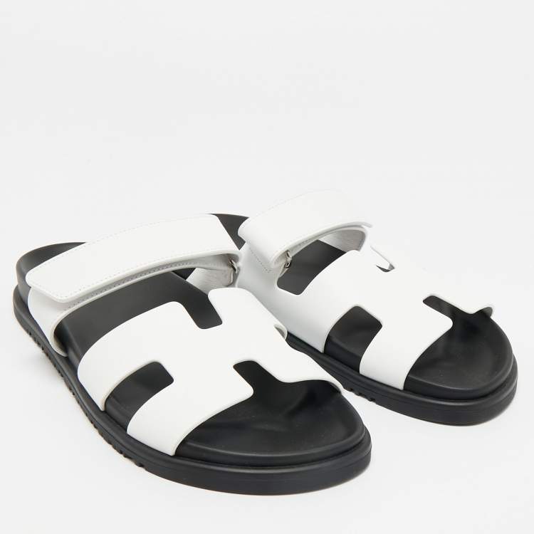 Pre Owned Hermès White Leather Chypre Flat Sandals Size 39.5